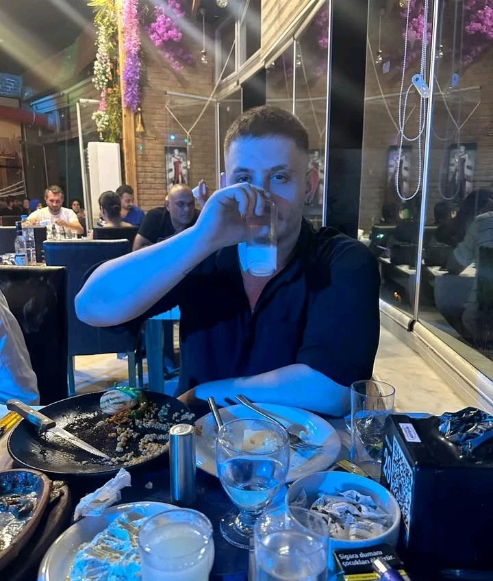 GIF uploaded by Eren