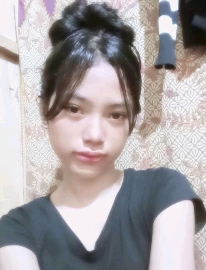 GIF diunggah oleh bungaaaa