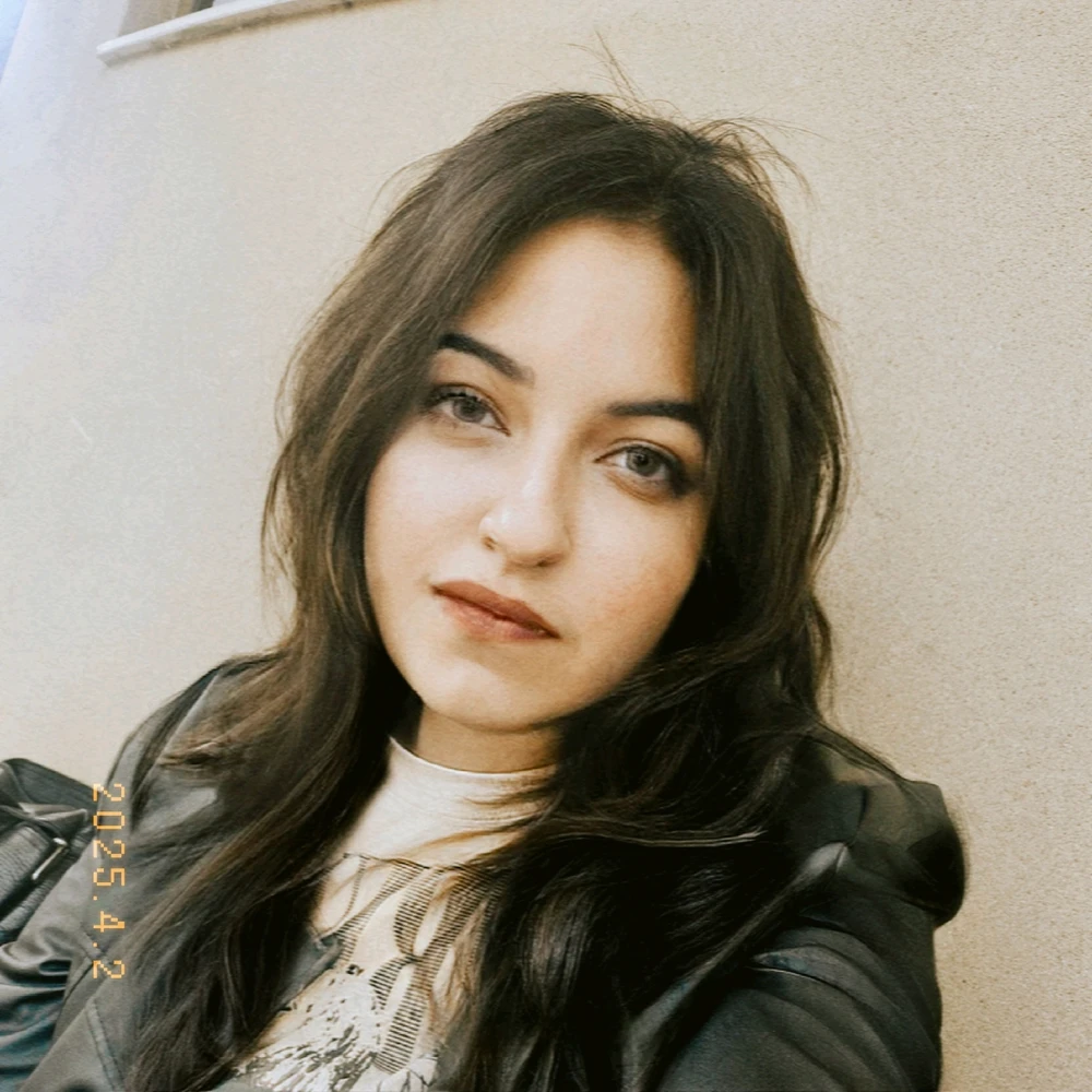 GIF na in-upload ni Alia