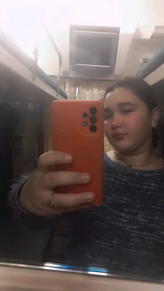 GIF-ი ატვირთა ლიზი-მ