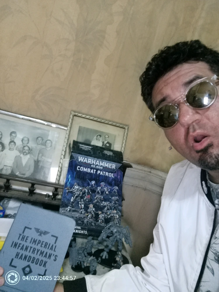 BTW, me inicié en WH40K.