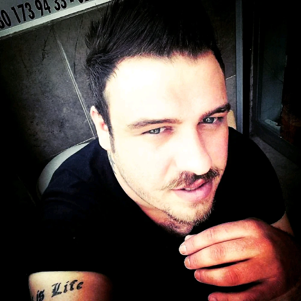 >Türk<.Ü.Emin tarafından yüklenen GIF