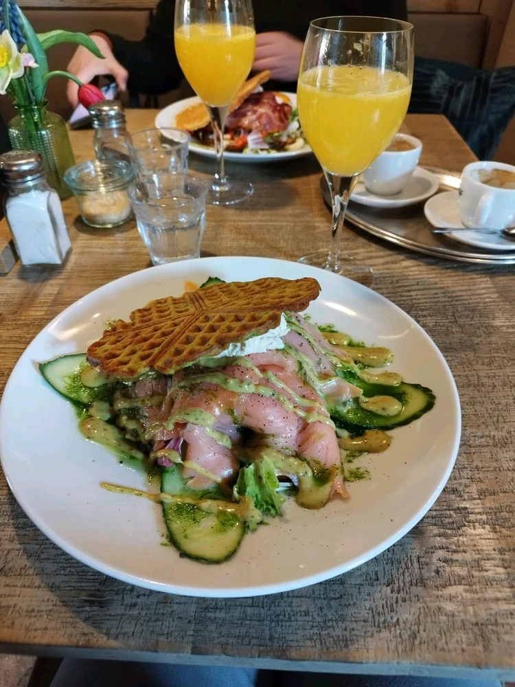 GIF hochgeladen von Monica