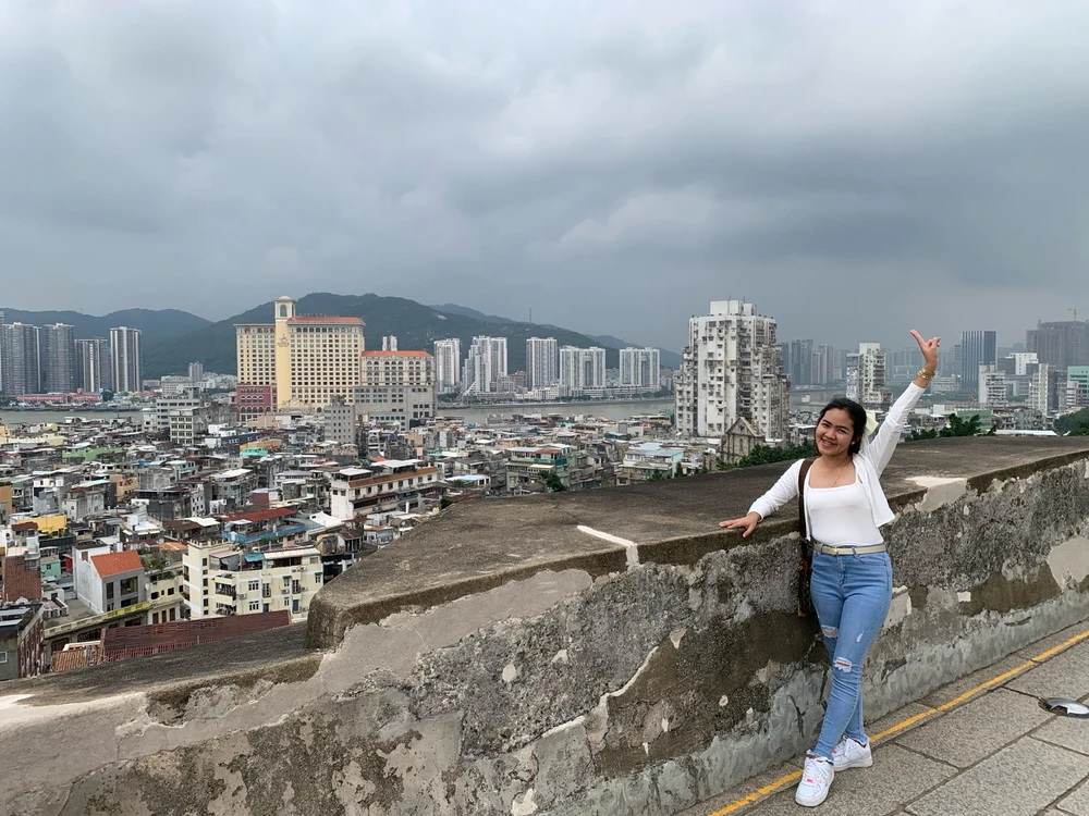 GIF uploaded by Bell