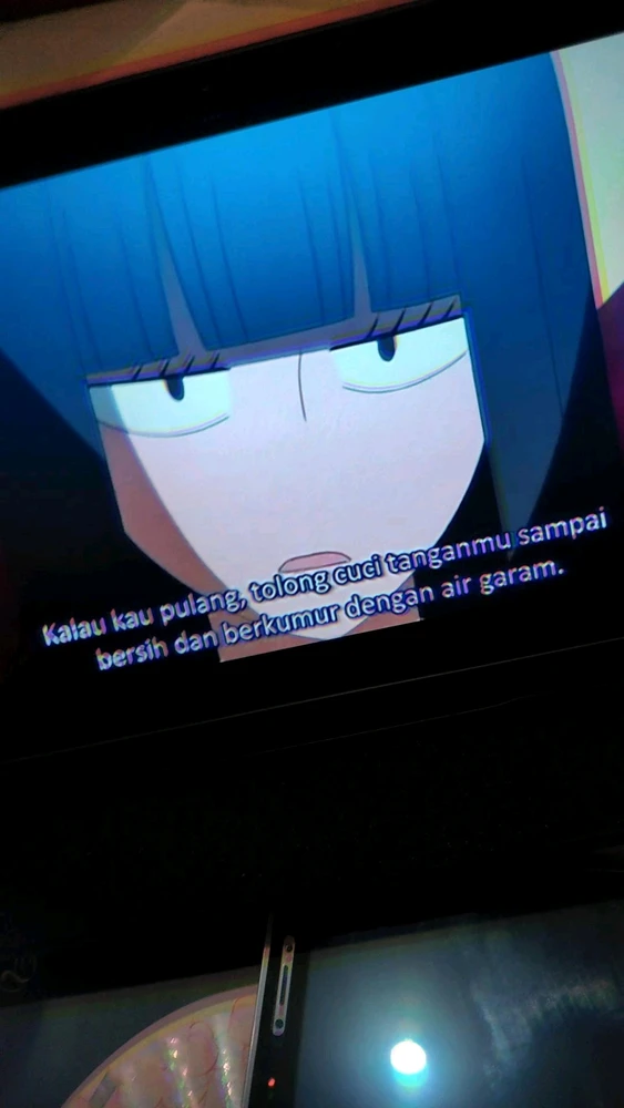 GIF diunggah oleh 𝚅𝙴𝙻𝙾𝚄𝚁𝙸𝚇