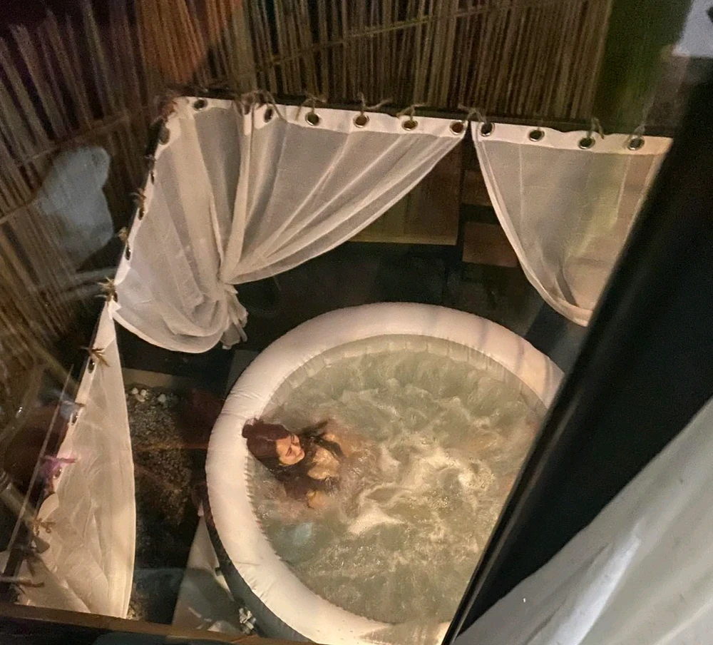 GIF ilipakiwa na JAC