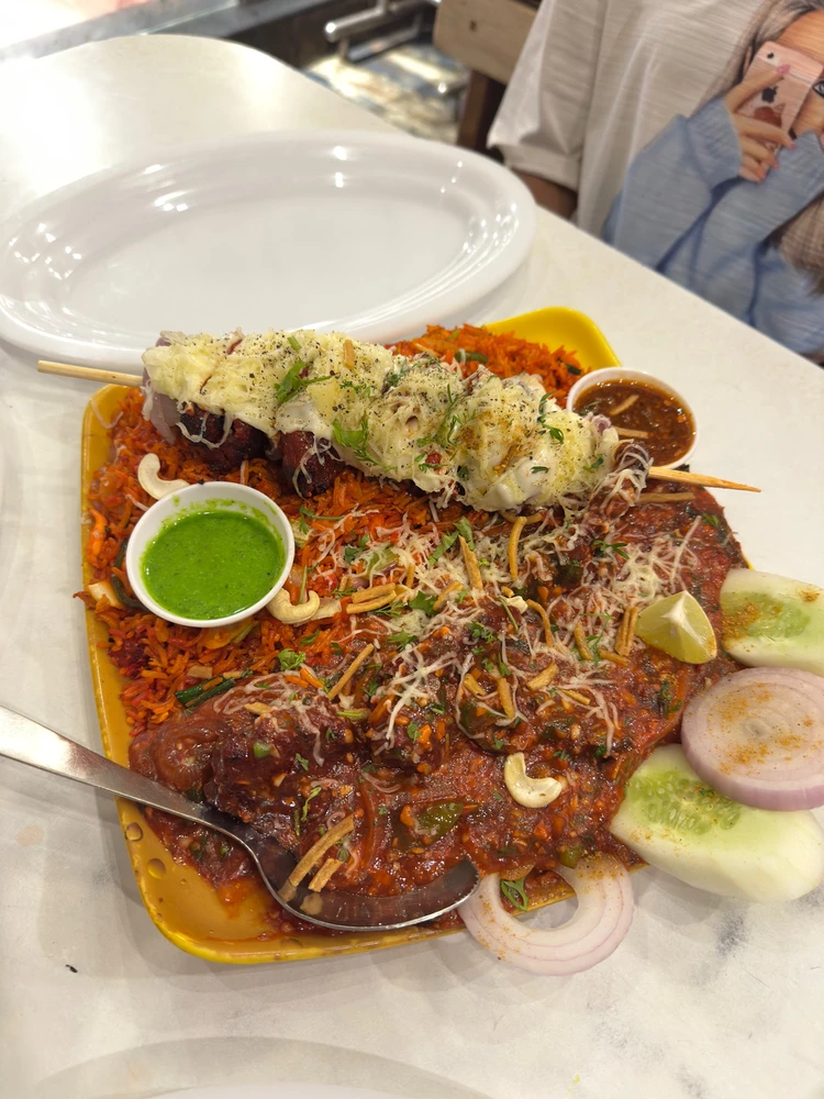 GIF uploaded by Luviesh🤙🏻