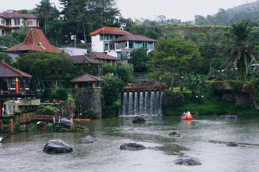 GIF uploaded by Risa