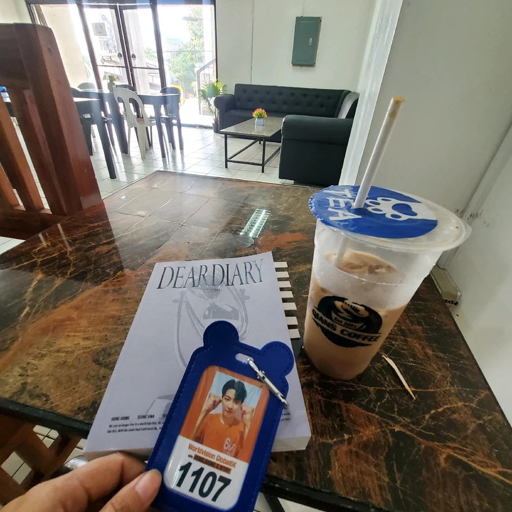GIF na in-upload ni Vera