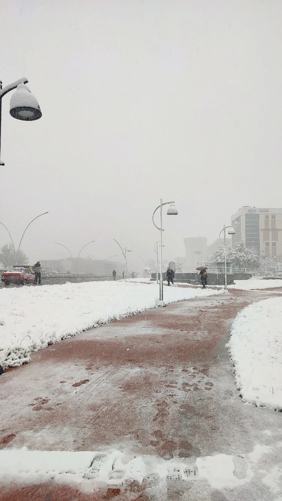 GIF uploaded by Yavuz