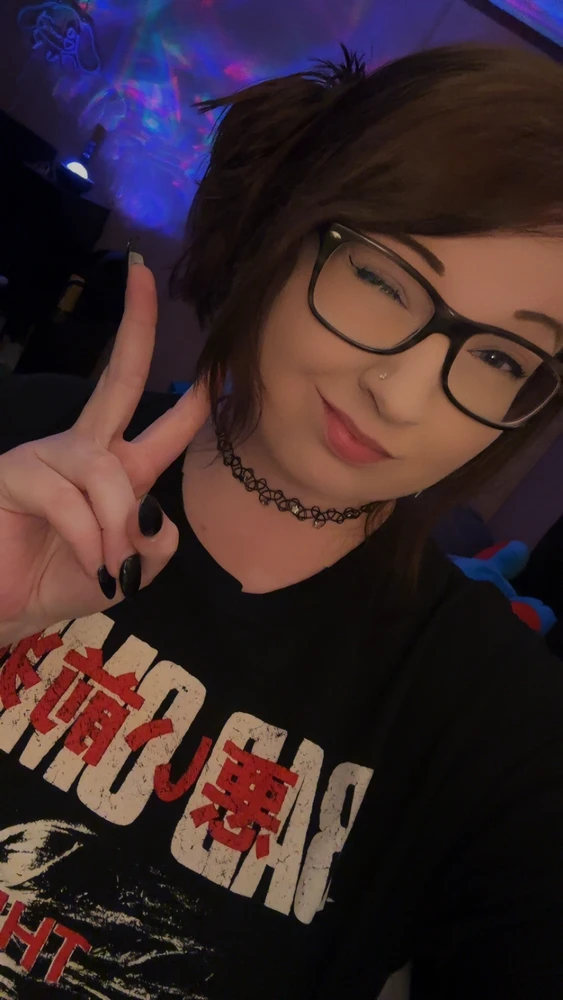 Гіфку завантажив Heather