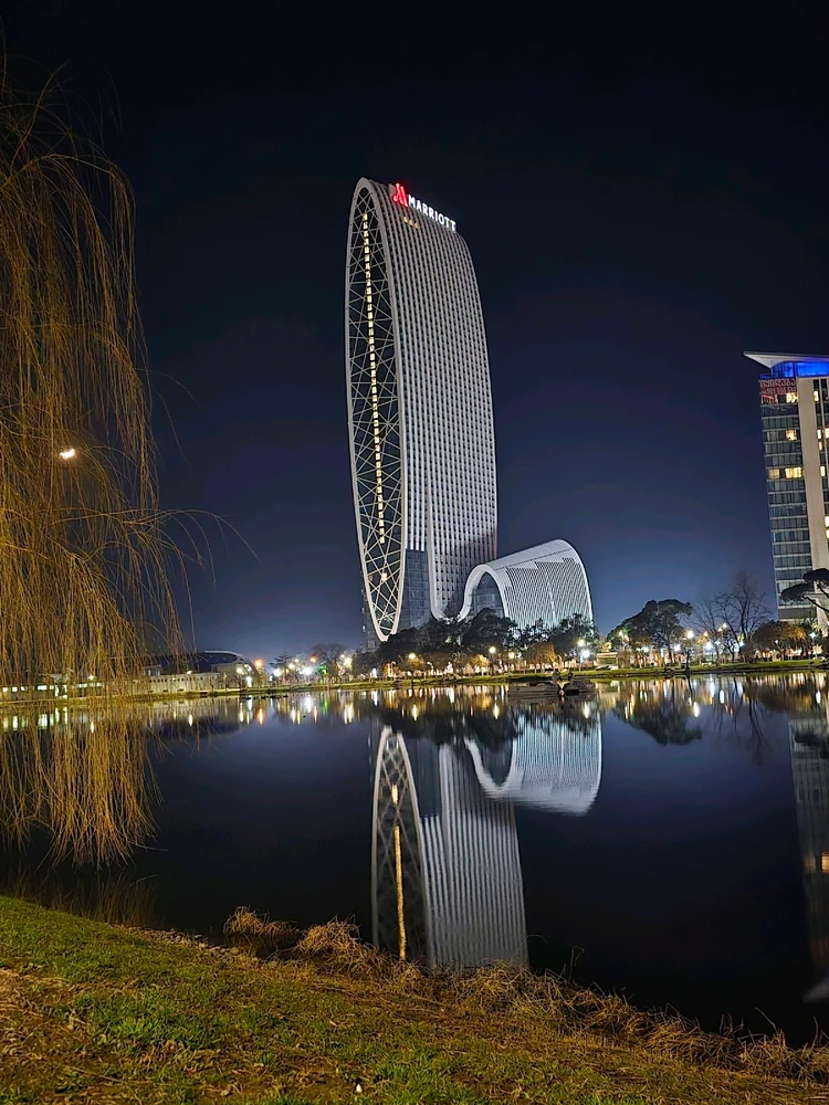 GIF-ი ატვირთა MOCLILI-მ