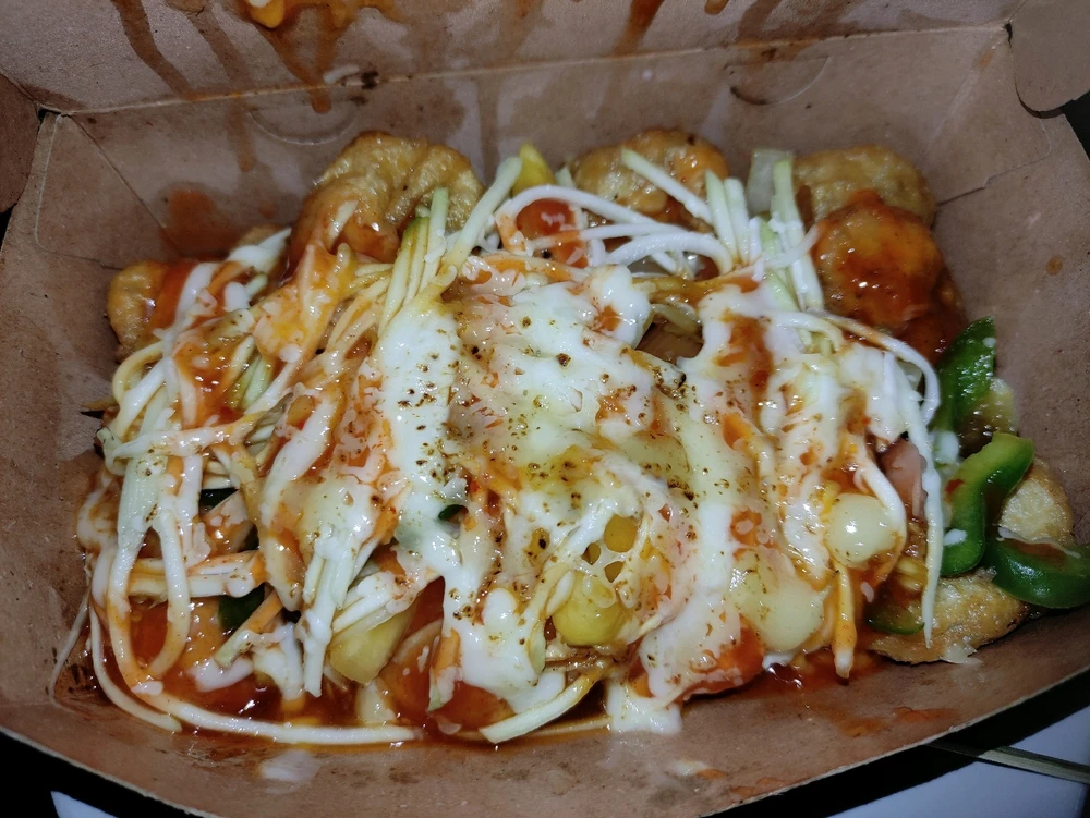 GIF diunggah oleh 𝚅𝙴𝙻𝙾𝚄𝚁𝙸𝚇