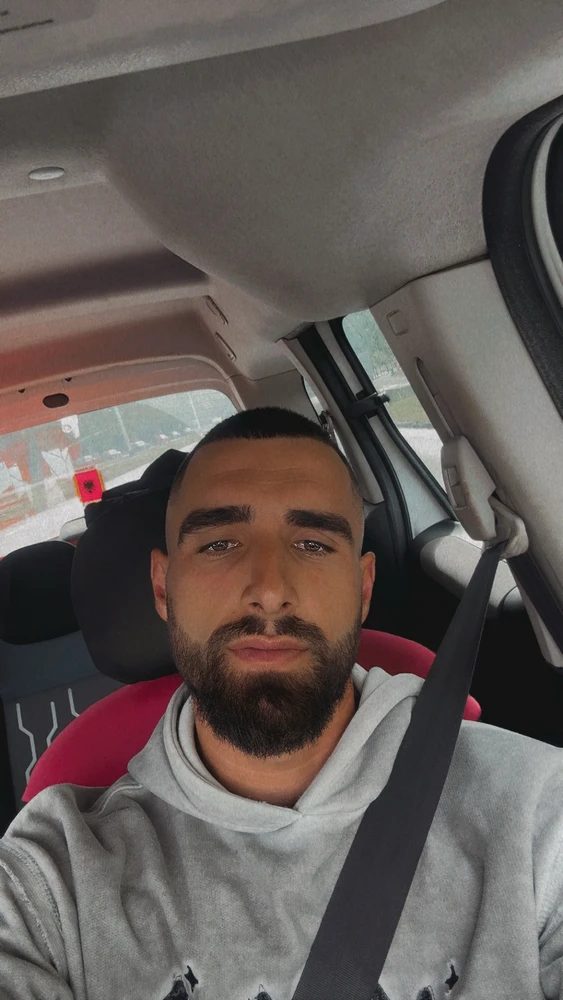 GIF učitao/la Armend