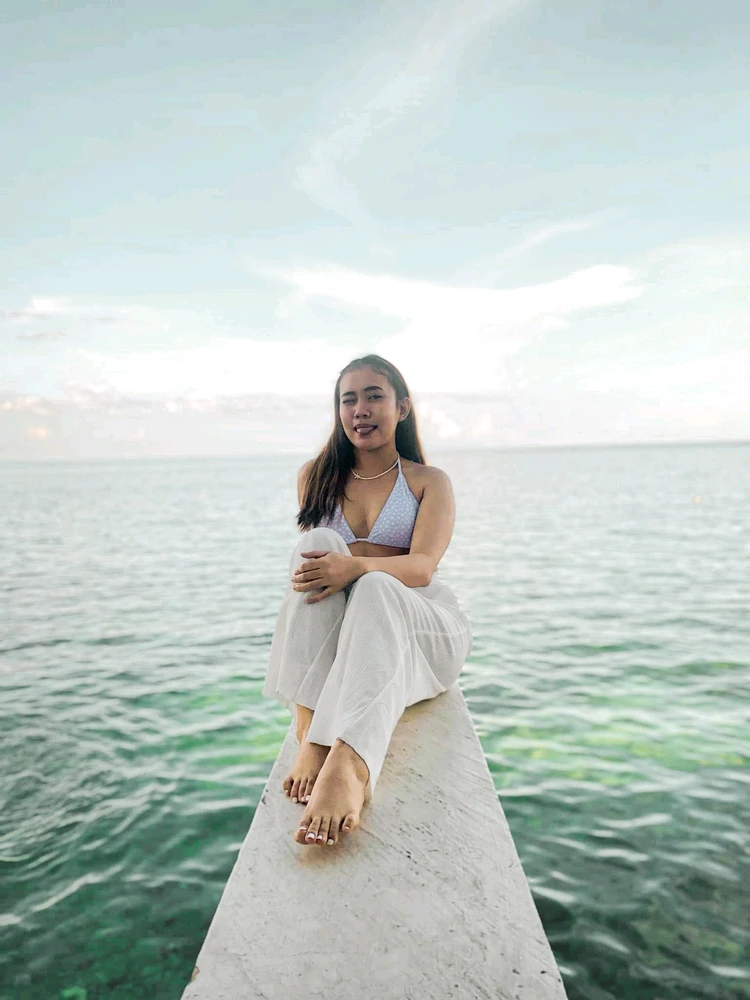 I-upload ni Joy ang larawan