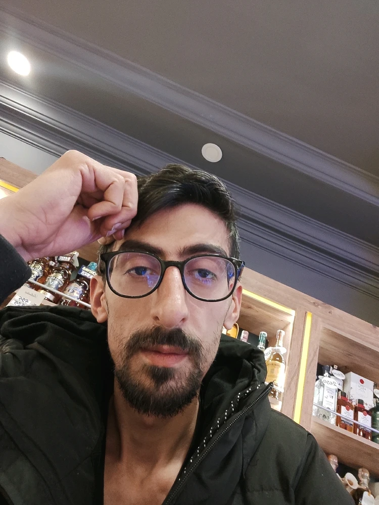 Cüneyt tarafından yüklenen GIF