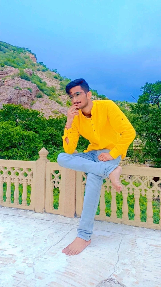 Gi-upload ni Harsh Vardhan ang hulagway