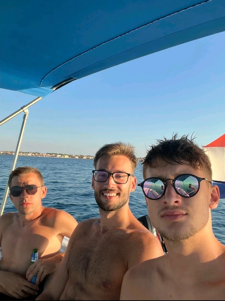 GIF uploaded by Mario