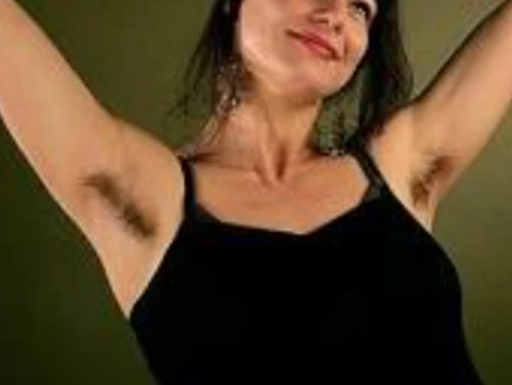 More women should stop shaving pits, legs or bush as a protest to the beauty industry. Yes or no to all or just one? Si o no?