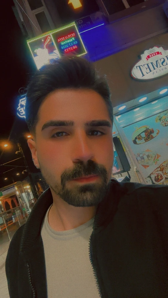 GIF رفعها Mahmood