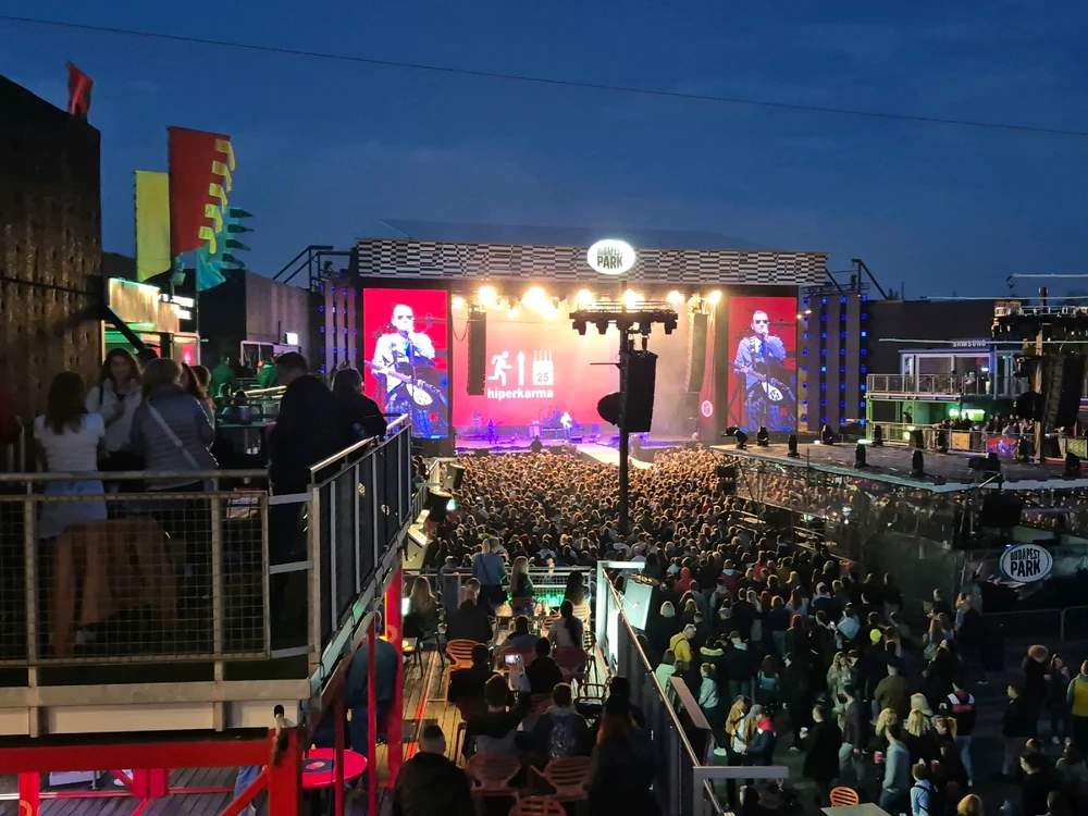 János által feltöltött GIF