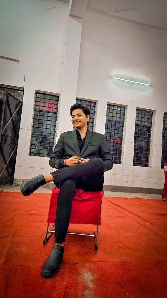 GIF uploaded by Im Kohli