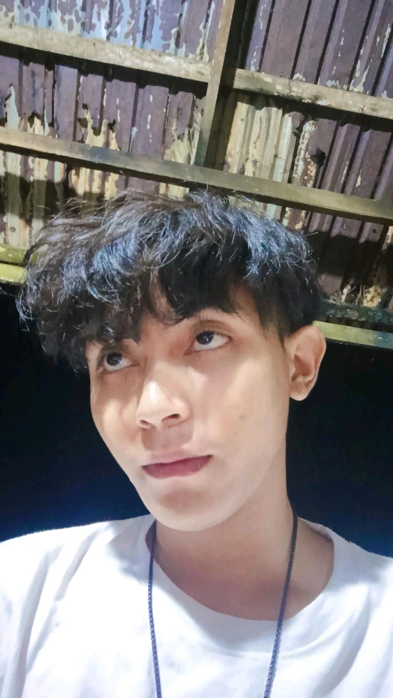 GIF diunggah oleh gibran