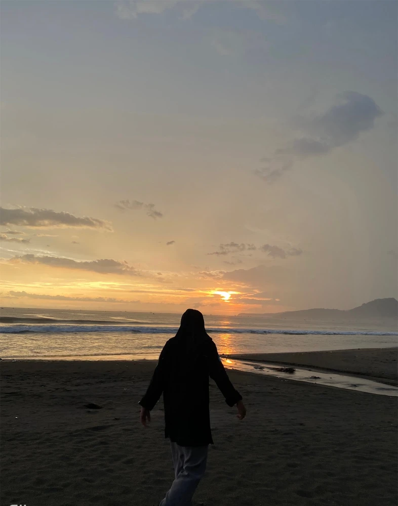 GIF diunggah oleh Aghna