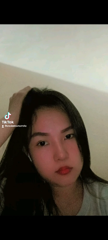 GIF na in-upload ni Ana