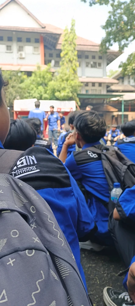 GIF diunggah oleh Niko