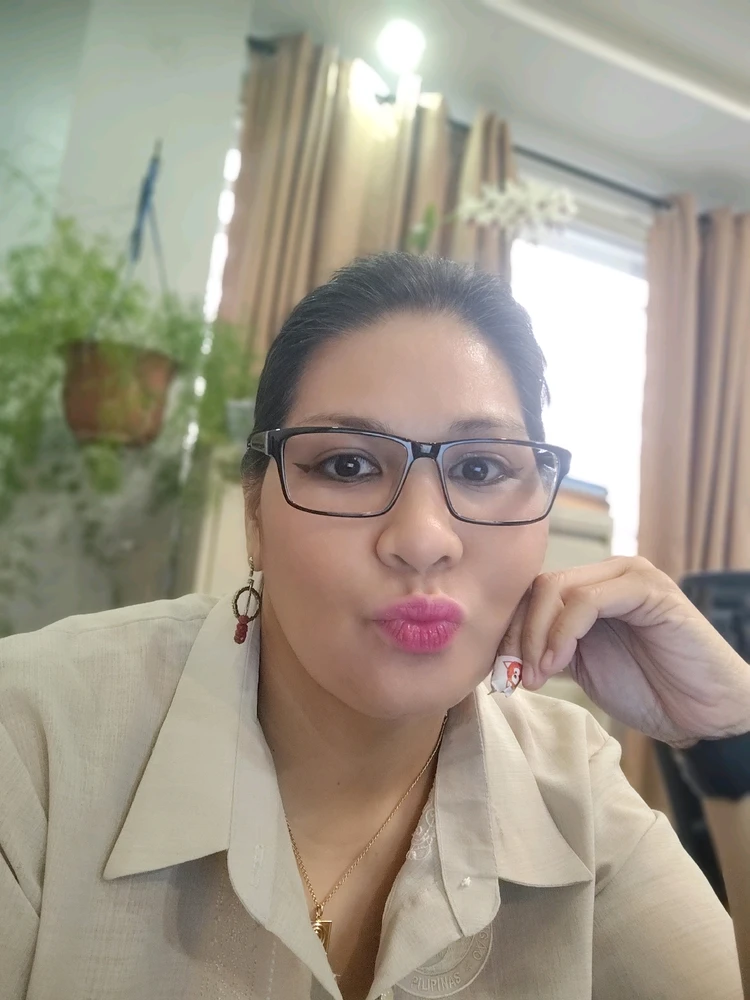 GIF uploaded by Maria