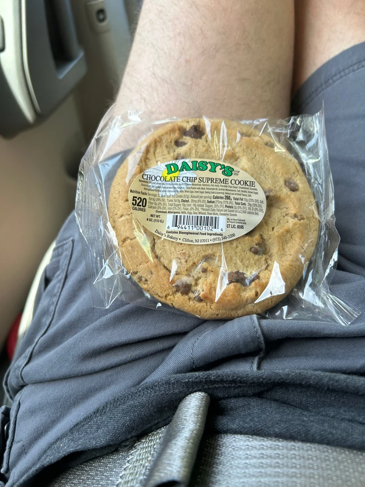And a cookie 🍪 for dessert 