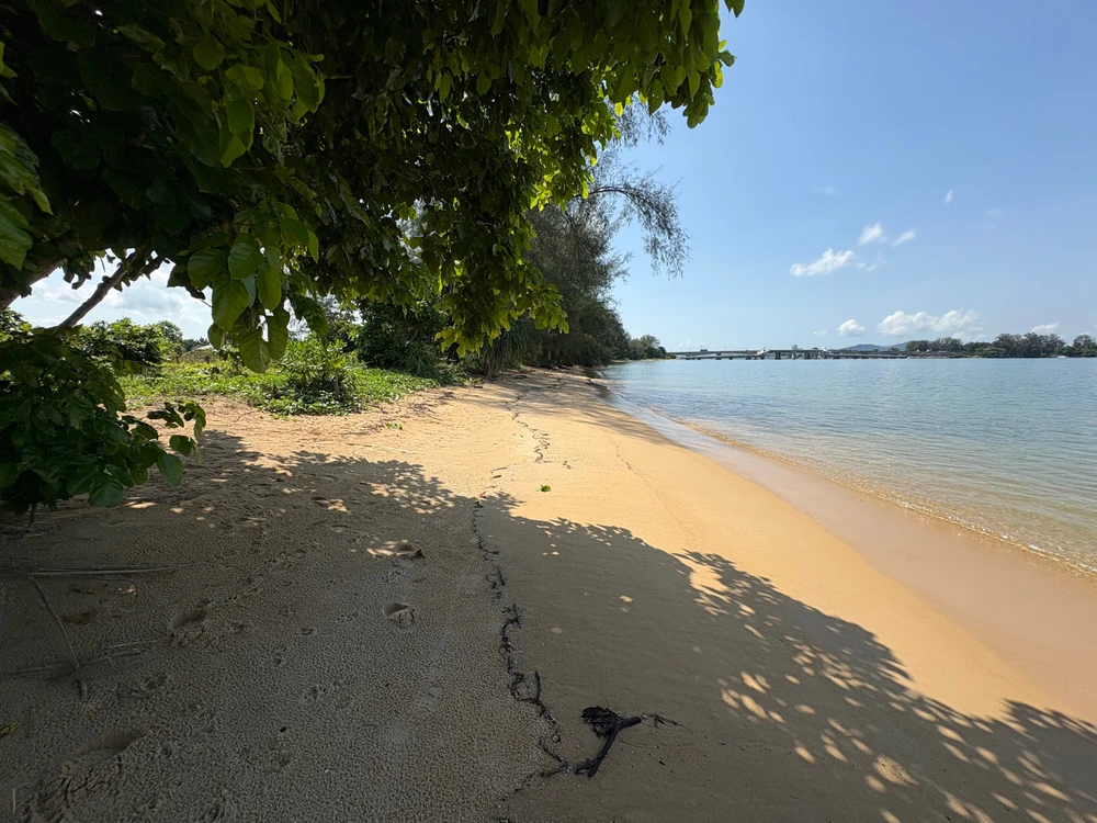 GIF อัปโหลดโดย BB Boom