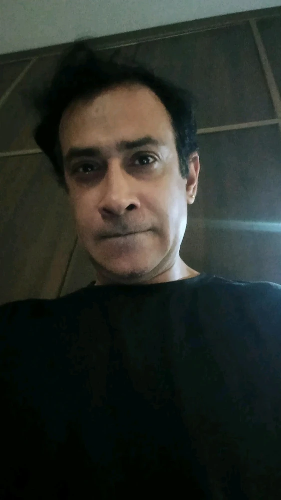 GIF na in-upload ni Varun khullar