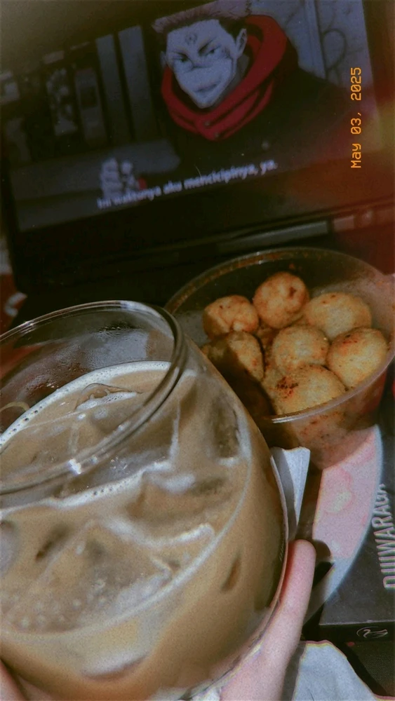 GIF diunggah oleh 𝚅𝙴𝙻𝙾𝚄𝚁𝙸𝚇