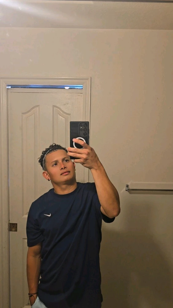 GIF uploaded by Brayan