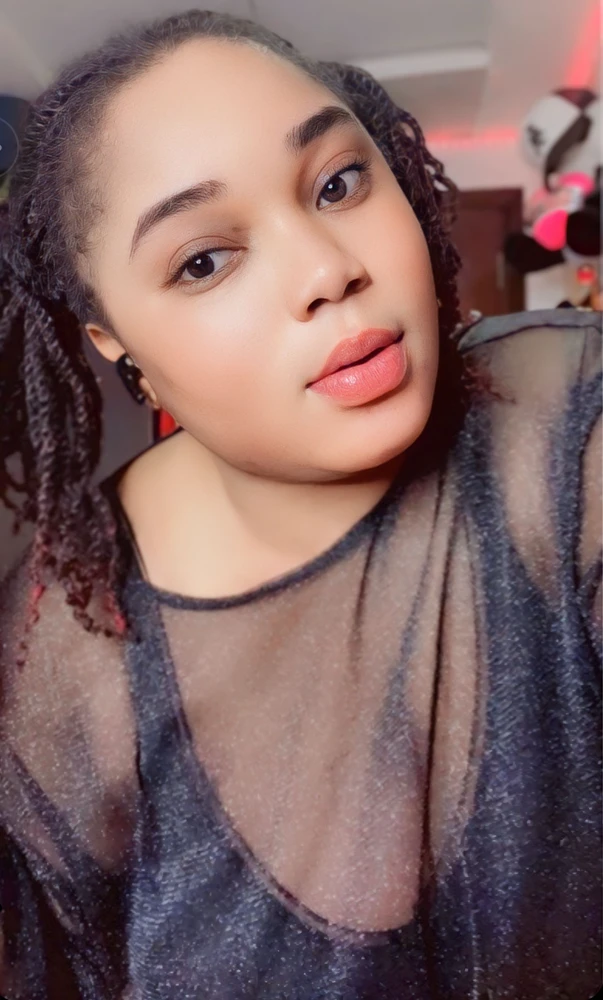 GIF gi-upload ni Anaya