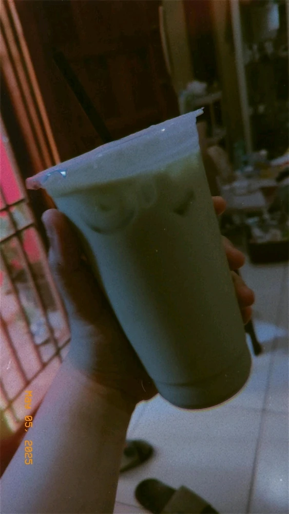 GIF diunggah oleh 𝚅𝙴𝙻𝙾𝚄𝚁𝙸𝚇