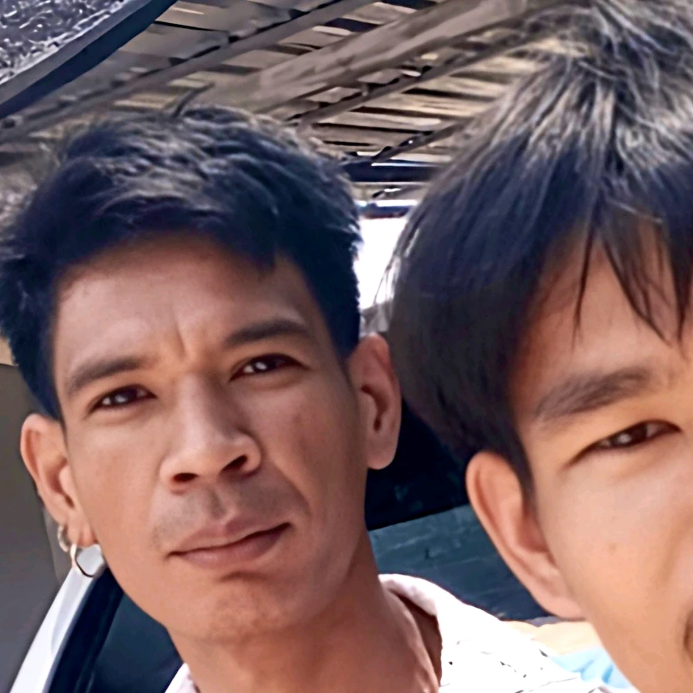 GIF อัปโหลดโดย พล