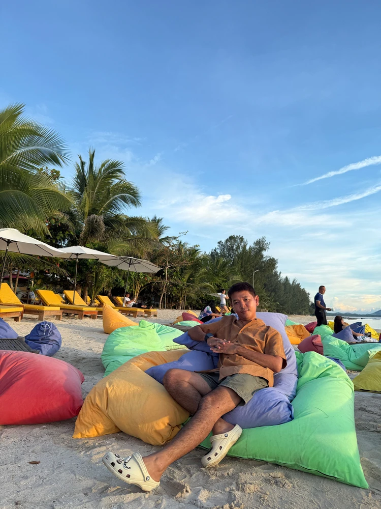 GIF uploaded by Emman