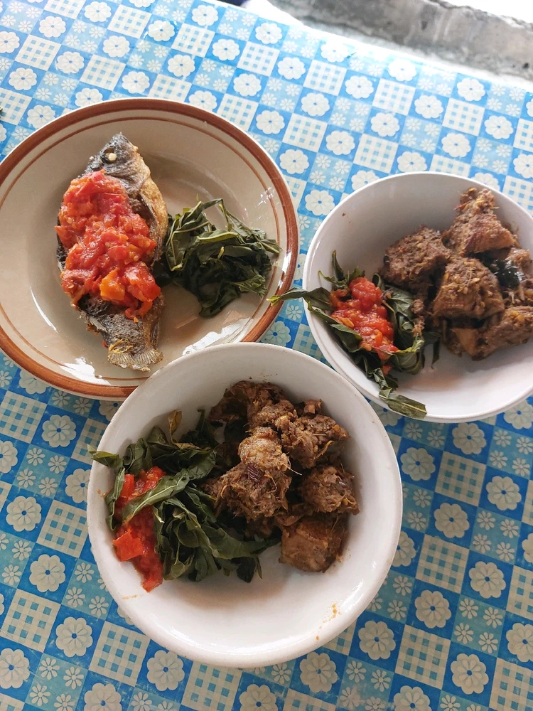 GIF diunggah oleh Eka