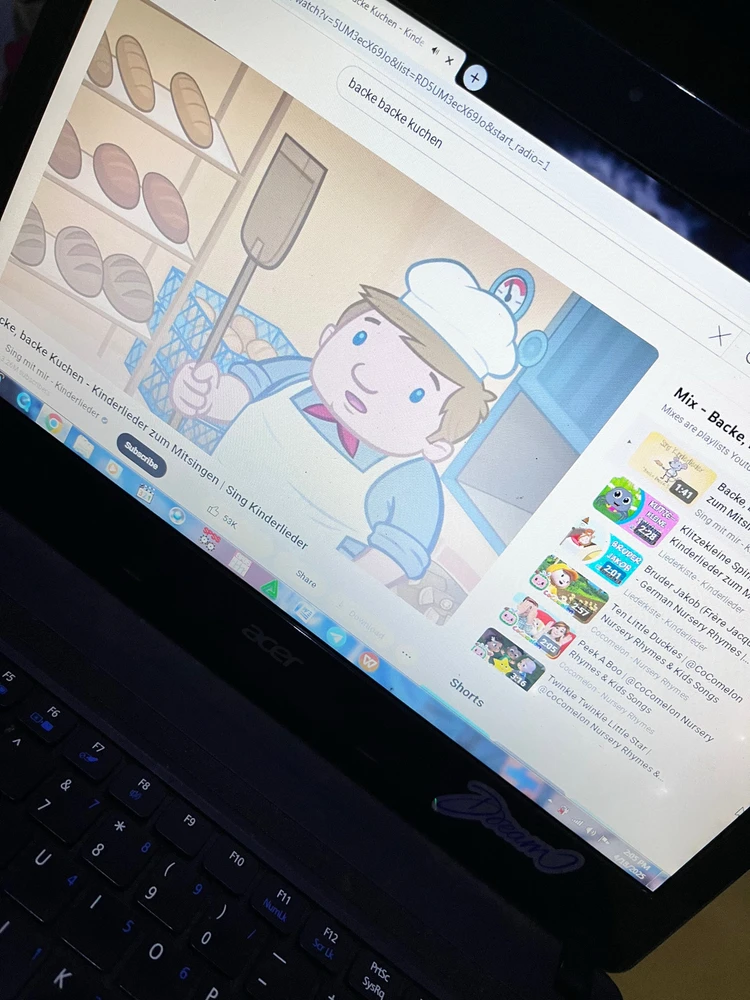 GIF diunggah oleh Resti