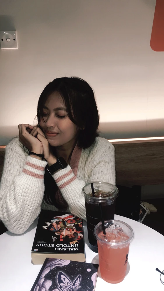 GIF diunggah oleh Niscoffee