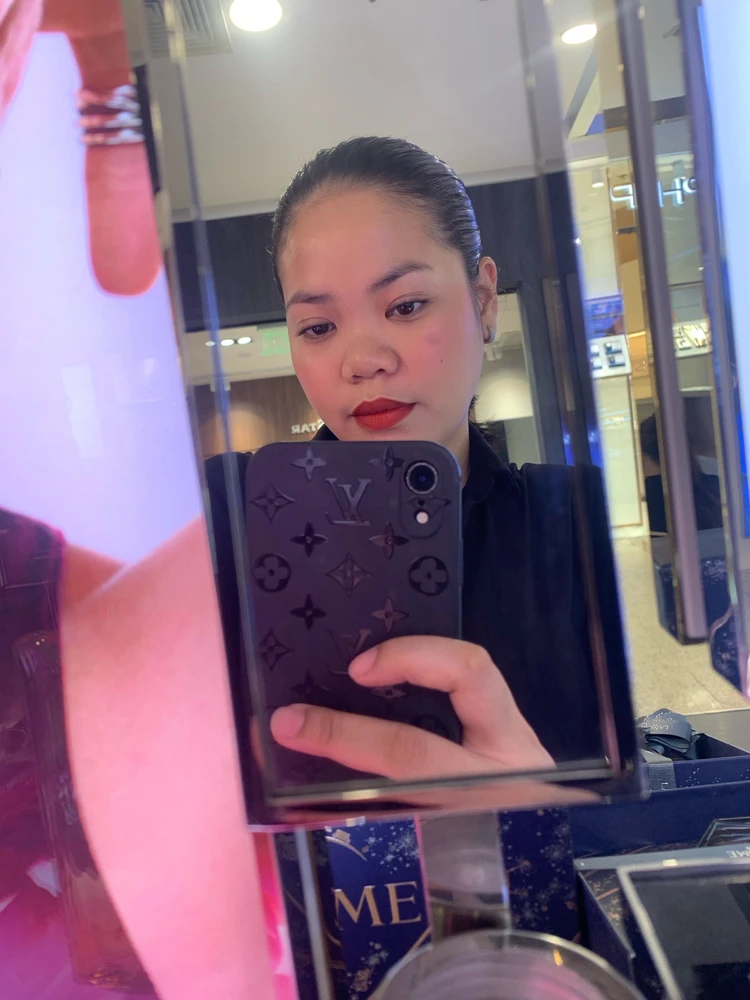 GIF na in-upload ni carmela
