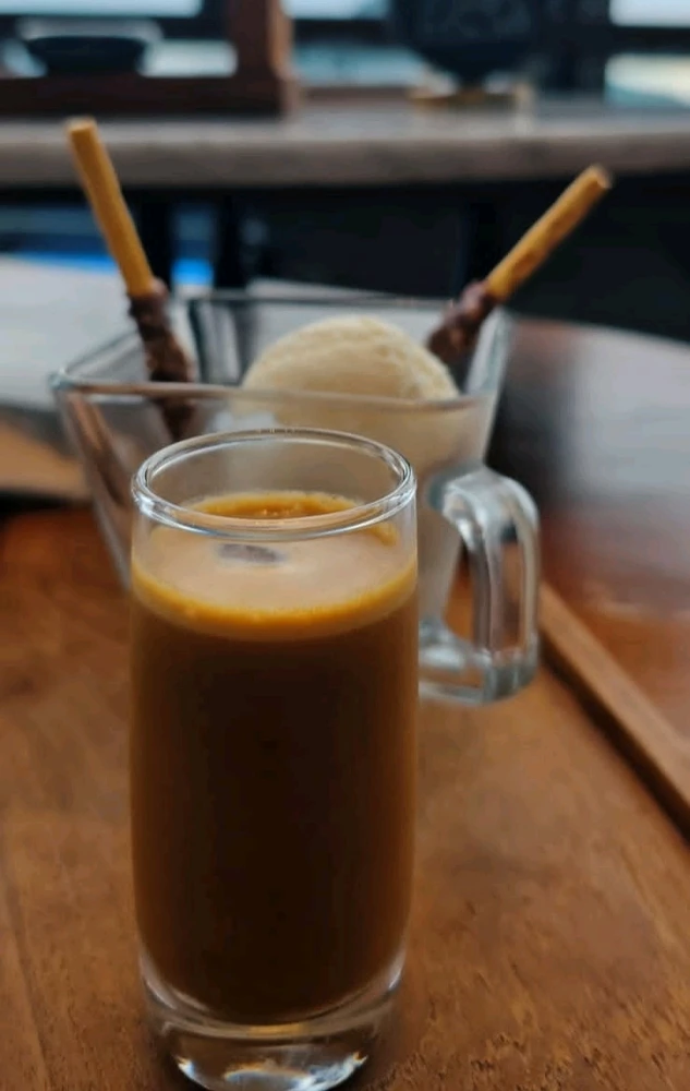 GIF uploaded by 𝓢𝓮𝓻𝓮𝓷 • 𝓢𝓮𝓻𝓮𝓷𝓭𝓲𝓹𝓲𝓽𝔂