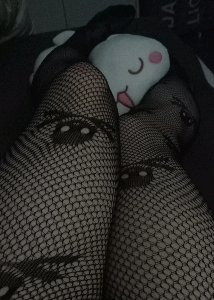 GIF eropgeluede vum Ritsuki
