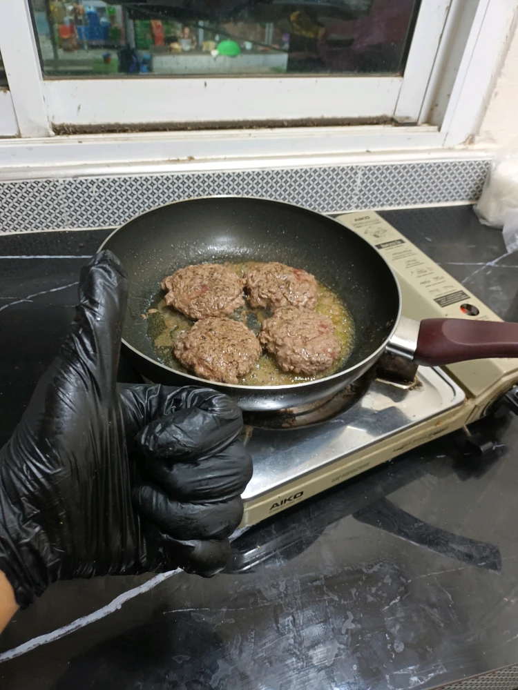 GIF อัปโหลดโดย ปั้น