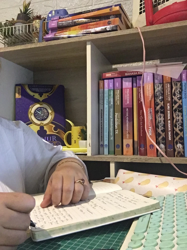 GIF uploaded by Hani