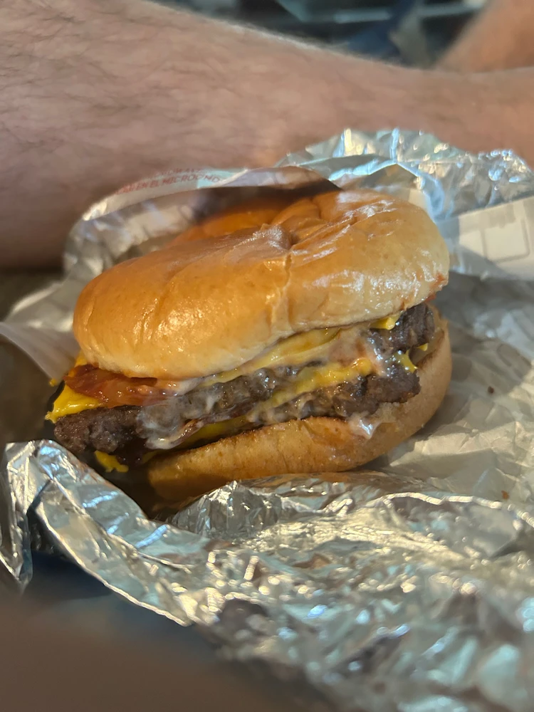 Cheeseburger 🍔 ⭐️ ⭐️⭐️⭐️⭐️⭐️
