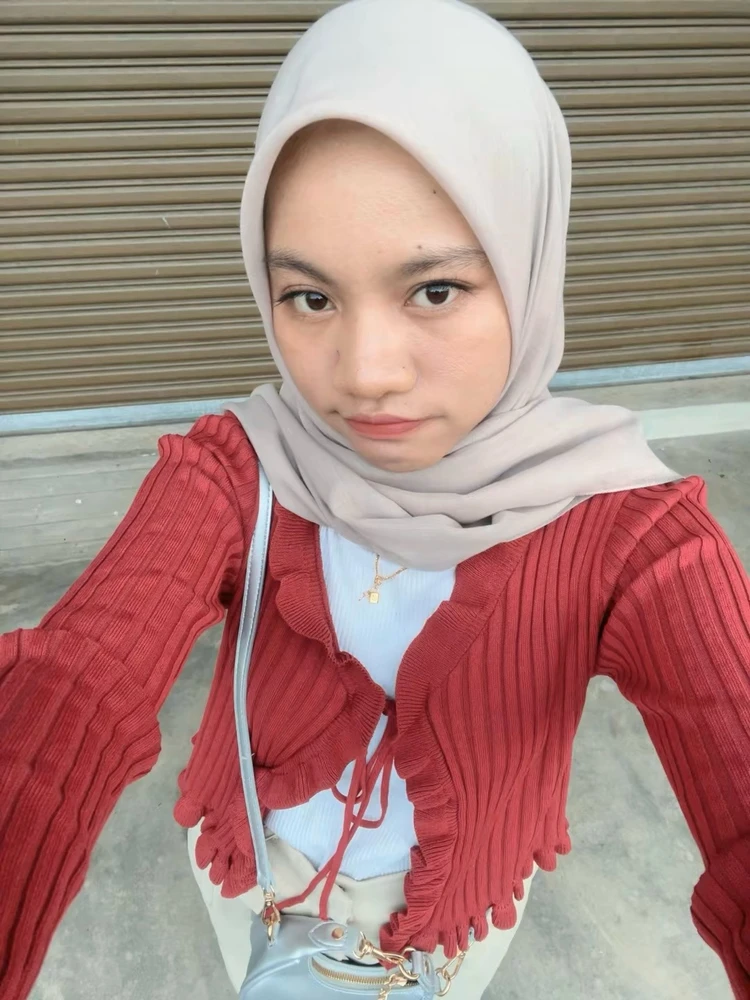 GIF diunggah oleh Indah